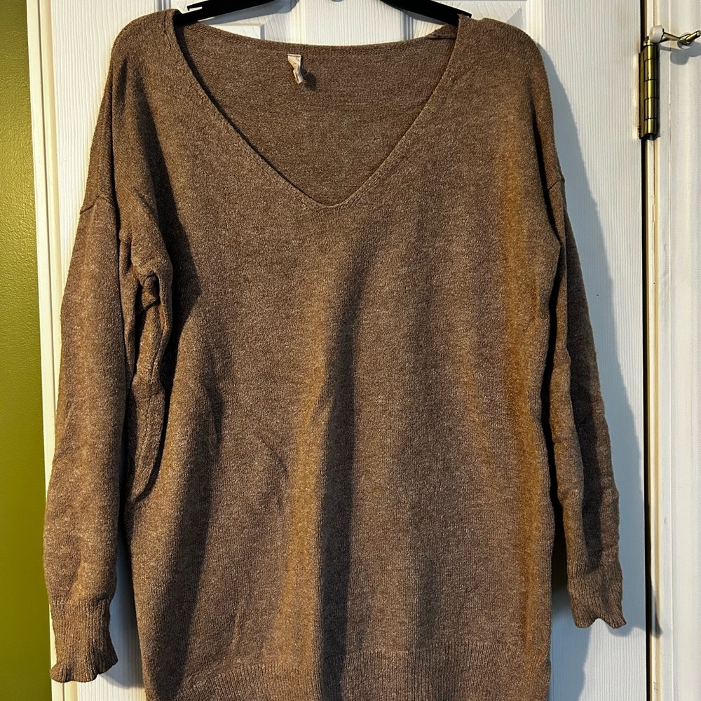 Wishlist V-Neck Sweater in Rich Brown